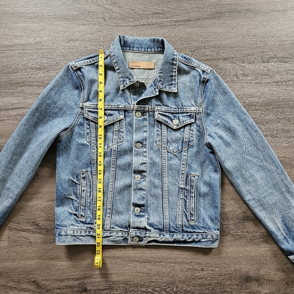 GRLFRND Bianca Oh Girl Wash Denim Trucker Jacket Size Medium - Picture 11 of 16